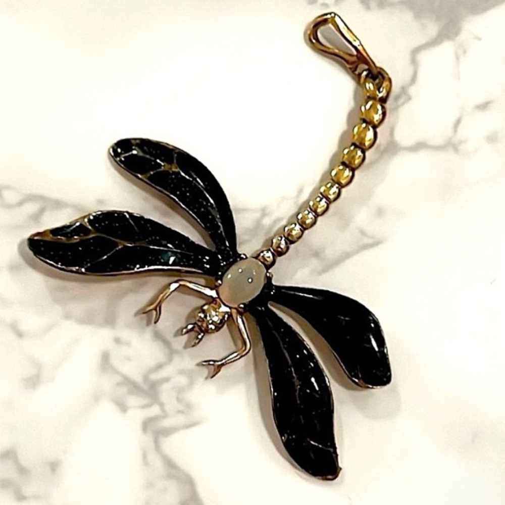 18K Yellow Gold Dragonfly Pendant